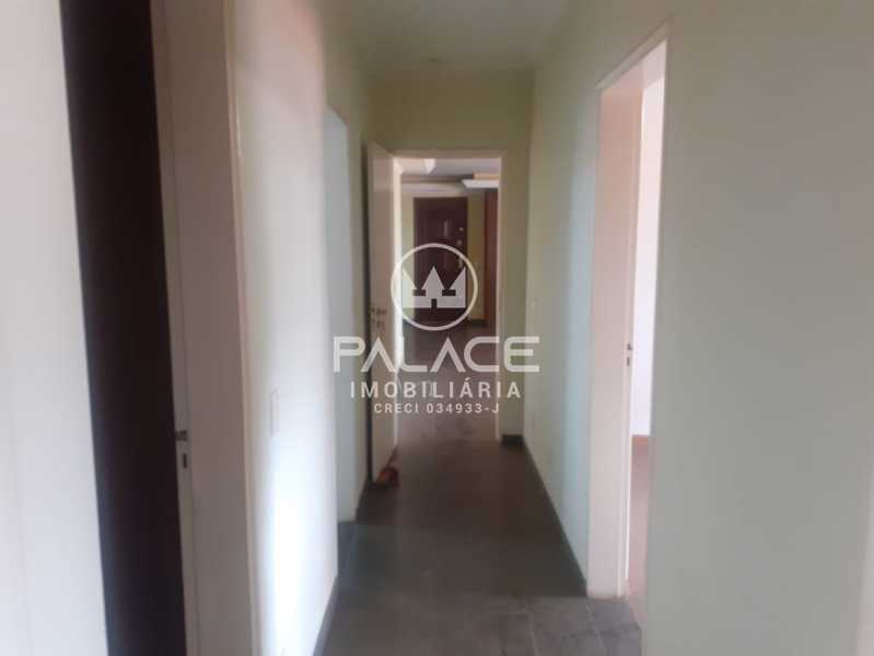Apartamento :  / Residencial / Centro