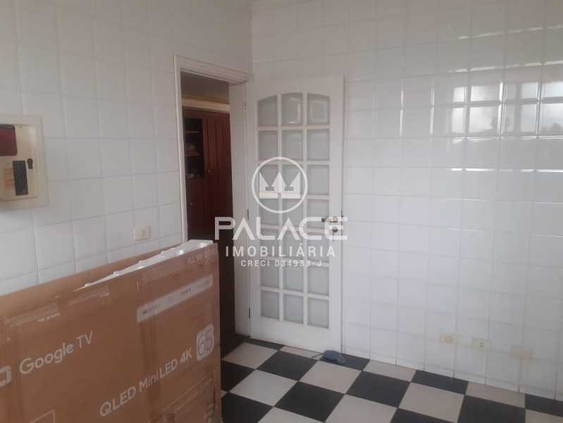 Apartamento :  / Residencial / Centro