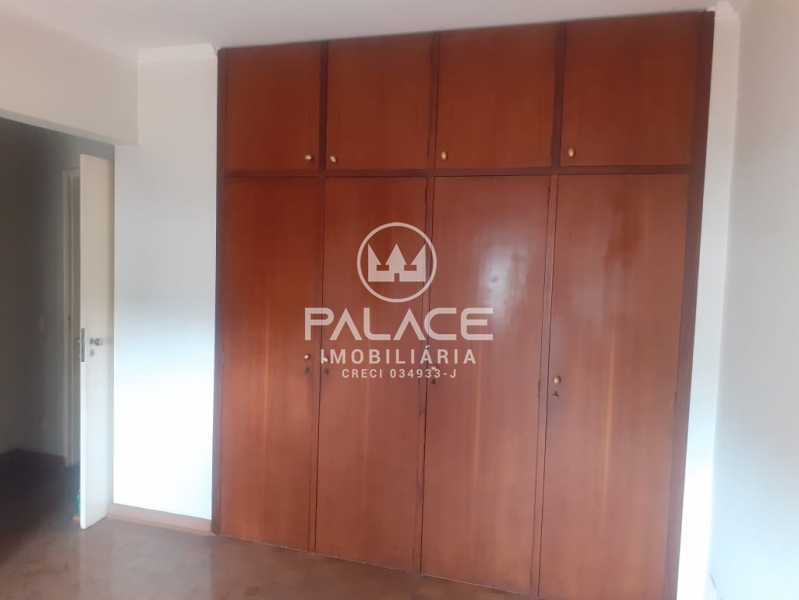 Apartamento :  / Residencial / Centro
