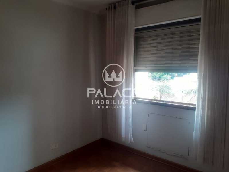 Apartamento :  / Residencial / Centro