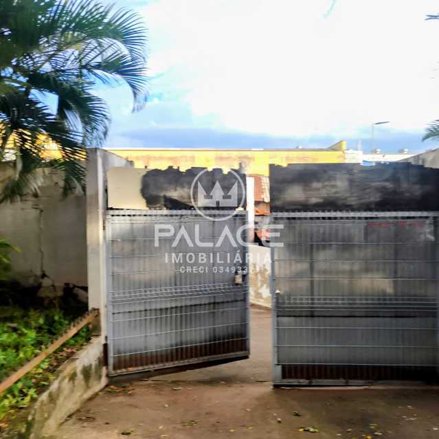 Barracão :  / Comercial / Vila Areião