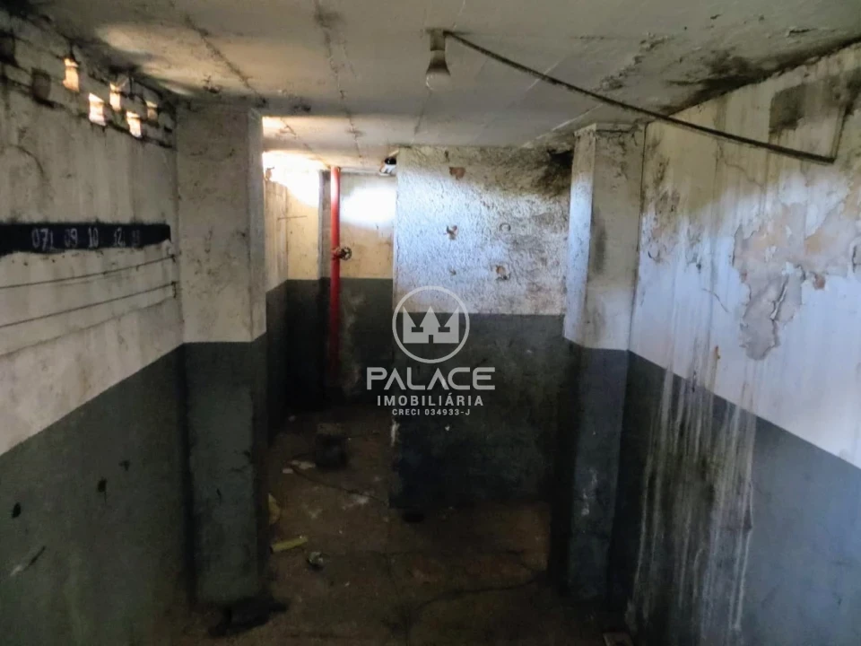 Barracão :  / Comercial / Vila Rezende