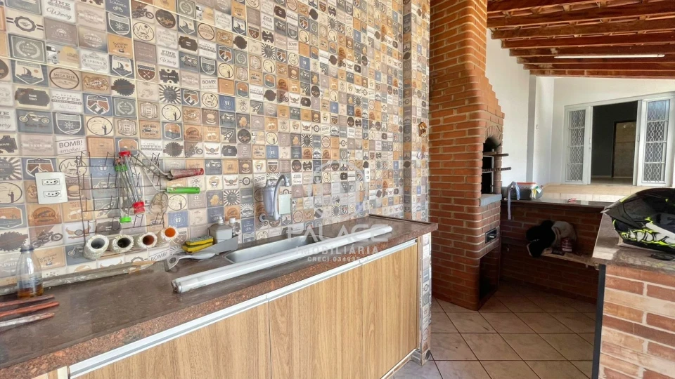 CASA PARA ALUGUEL 3 QUARTOS, 2 SUITES, 6 VAGAS , JARDIM JUPIÁ - PIRACICABA