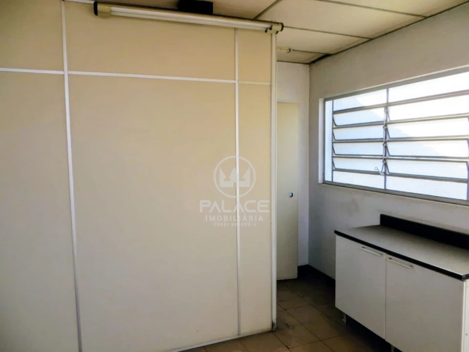 Barracão :  / Comercial / Vila Rezende