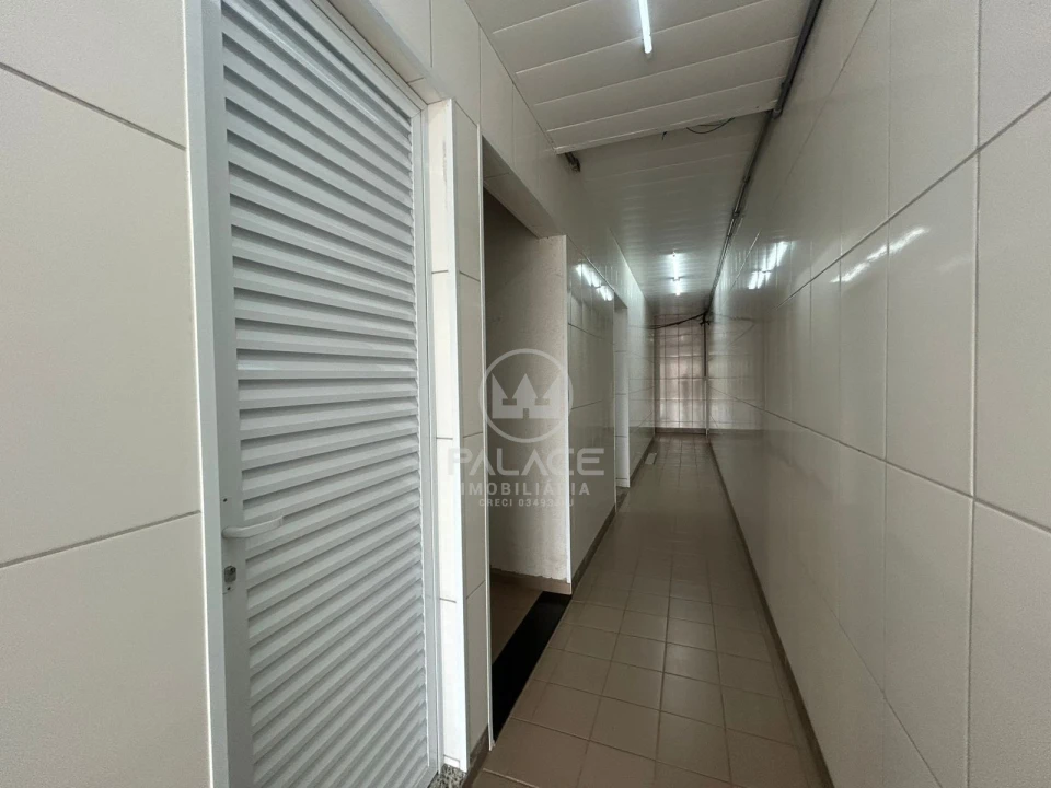 BARRACÃO PARA ALUGAR EM EXCELENTE LOCALIZAÇÃO E CONDIÇÕES - 1.000M²