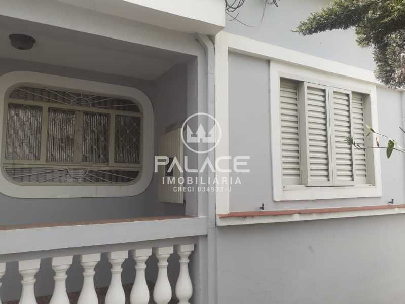 Casa de rua :  / Residencial / Vila Rezende