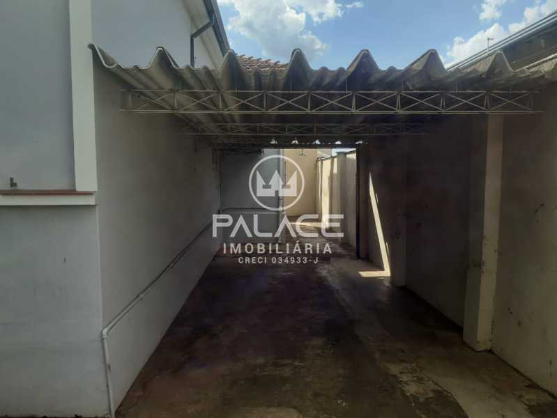 Casa de rua :  / Residencial / Vila Rezende