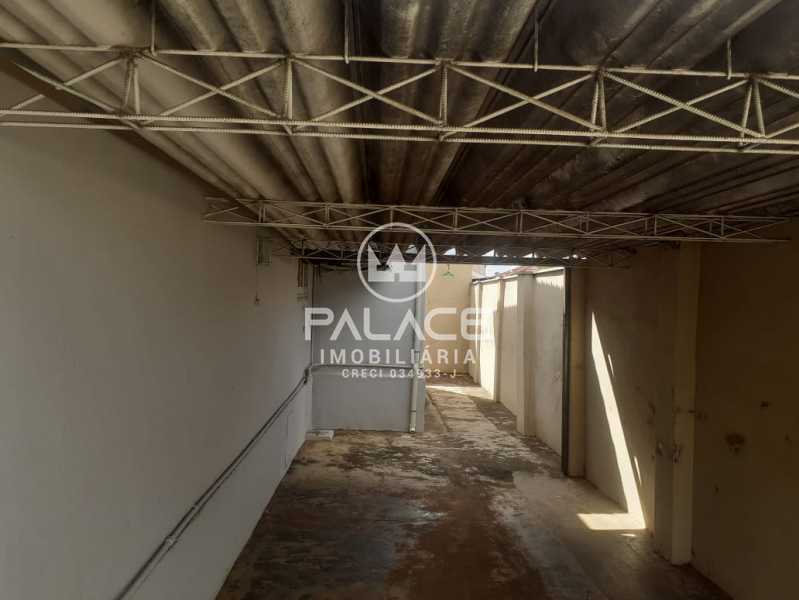 Casa de rua :  / Residencial / Vila Rezende