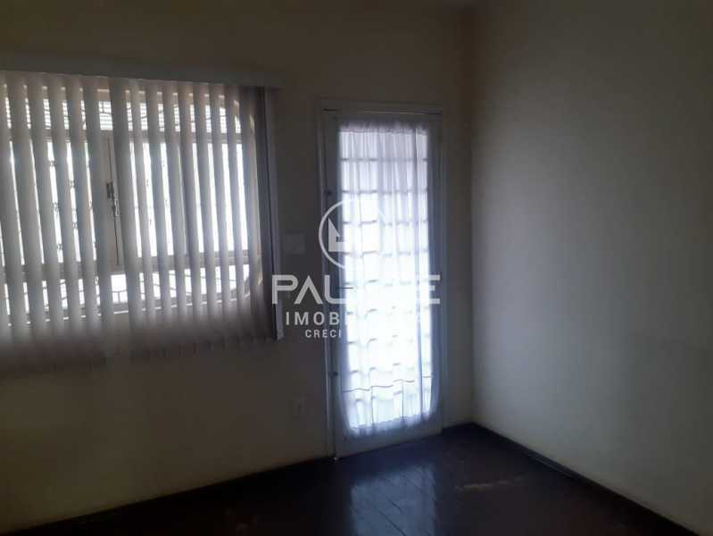 Casa de rua :  / Residencial / Vila Rezende