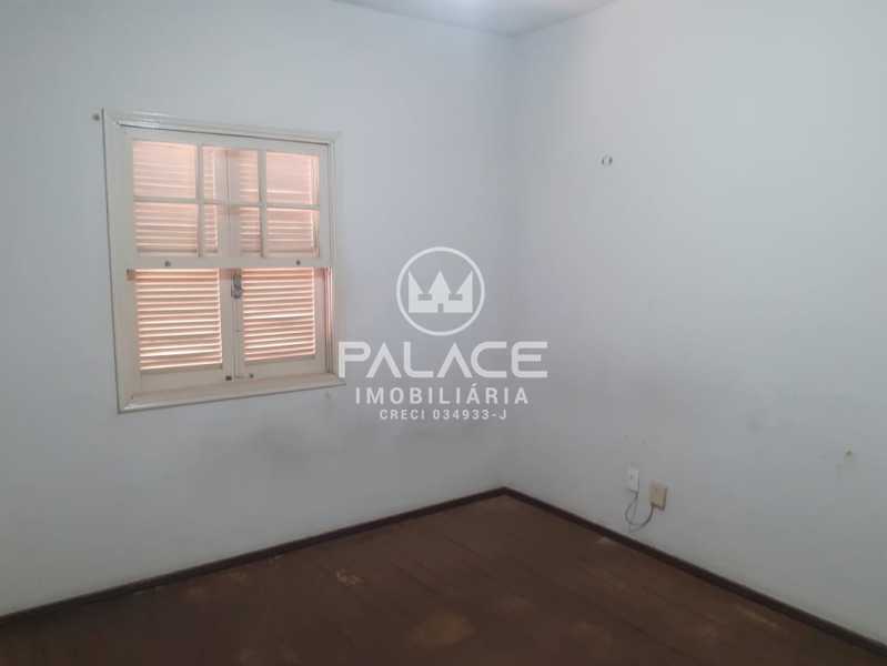 Casa de rua :  / Residencial / Vila Rezende