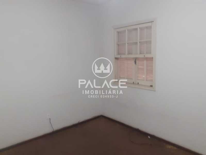 Casa de rua :  / Residencial / Vila Rezende