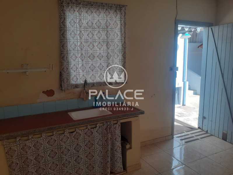 Casa de rua :  / Residencial / Vila Rezende