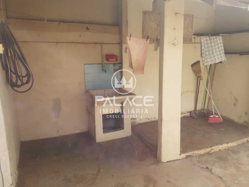 Casa de rua :  / Residencial / Vila Rezende