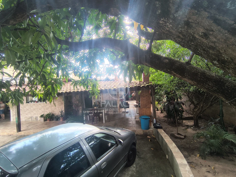 Casa  de esquina excelente á venda na Balbo