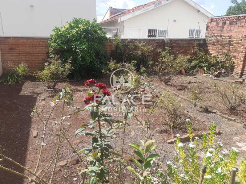 Casa de rua :  / Residencial / Vila Rezende