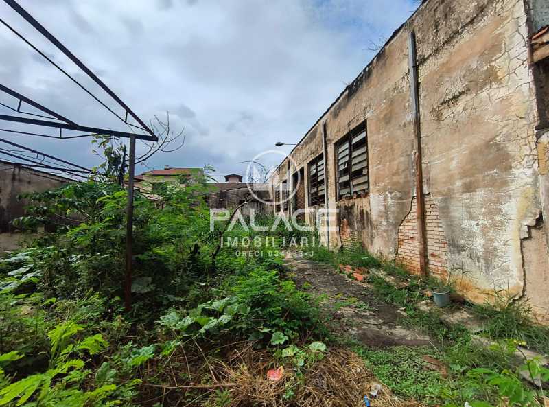 Imagens do imóveis Barracão :  / Comercial / Jardim Caxambu