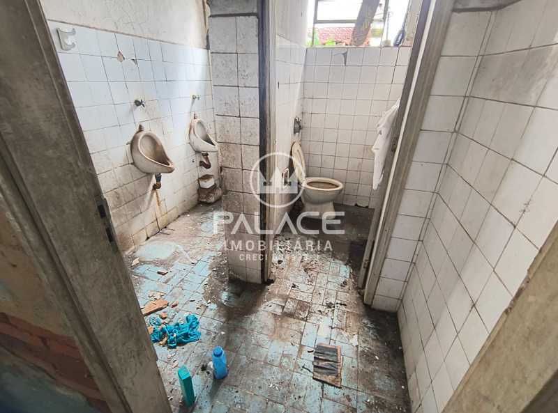 Imagens do imóveis Barracão :  / Comercial / Jardim Caxambu