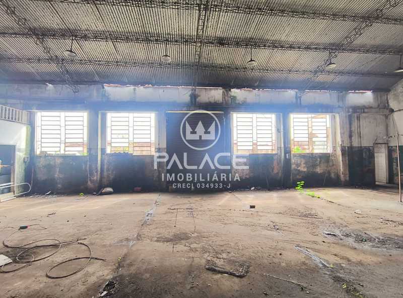 Imagens do imóveis Barracão :  / Comercial / Jardim Caxambu