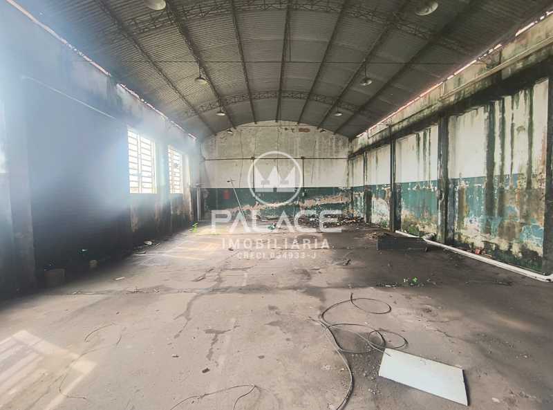 Imagens do imóveis Barracão :  / Comercial / Jardim Caxambu