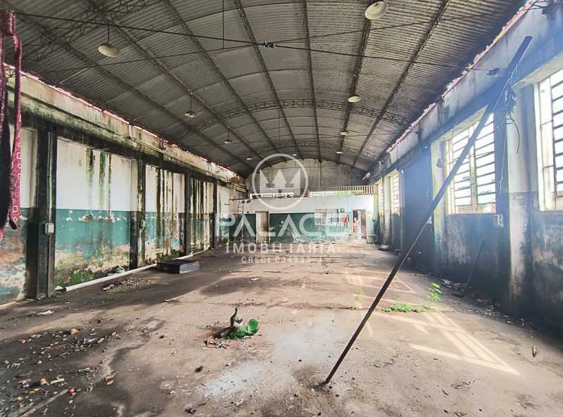 Imagens do imóveis Barracão :  / Comercial / Jardim Caxambu