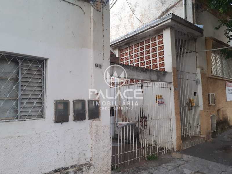 Casa de rua :  / Residencial / Centro