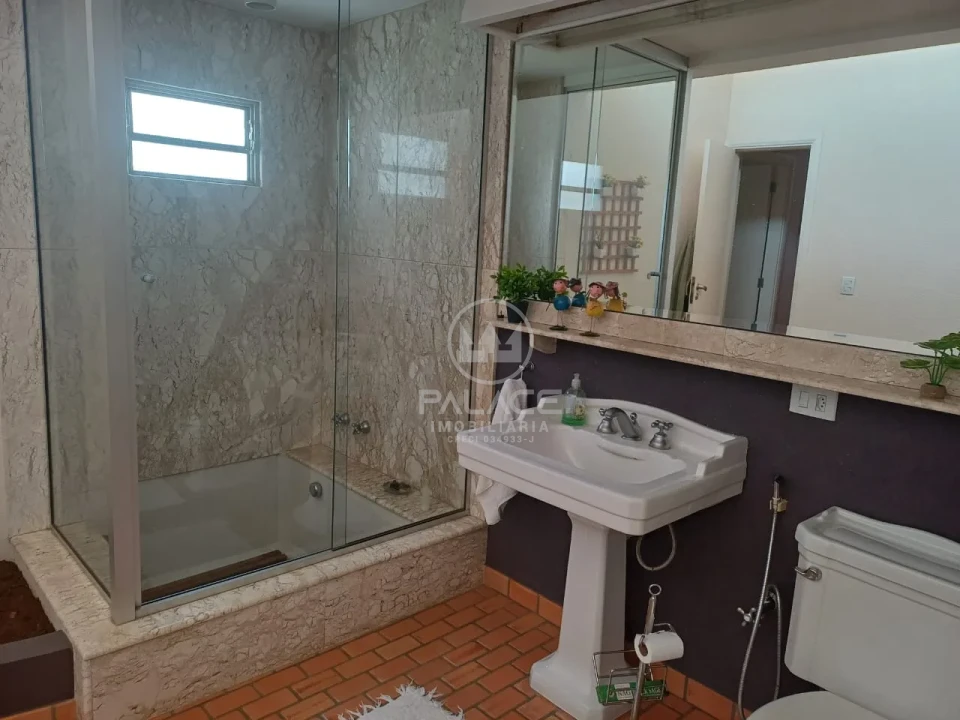 CASA A VENDA NO BAIRRO CASTELINHO