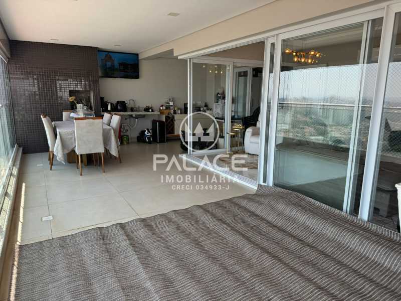Apartamento : Padrão / Residencial / Alto