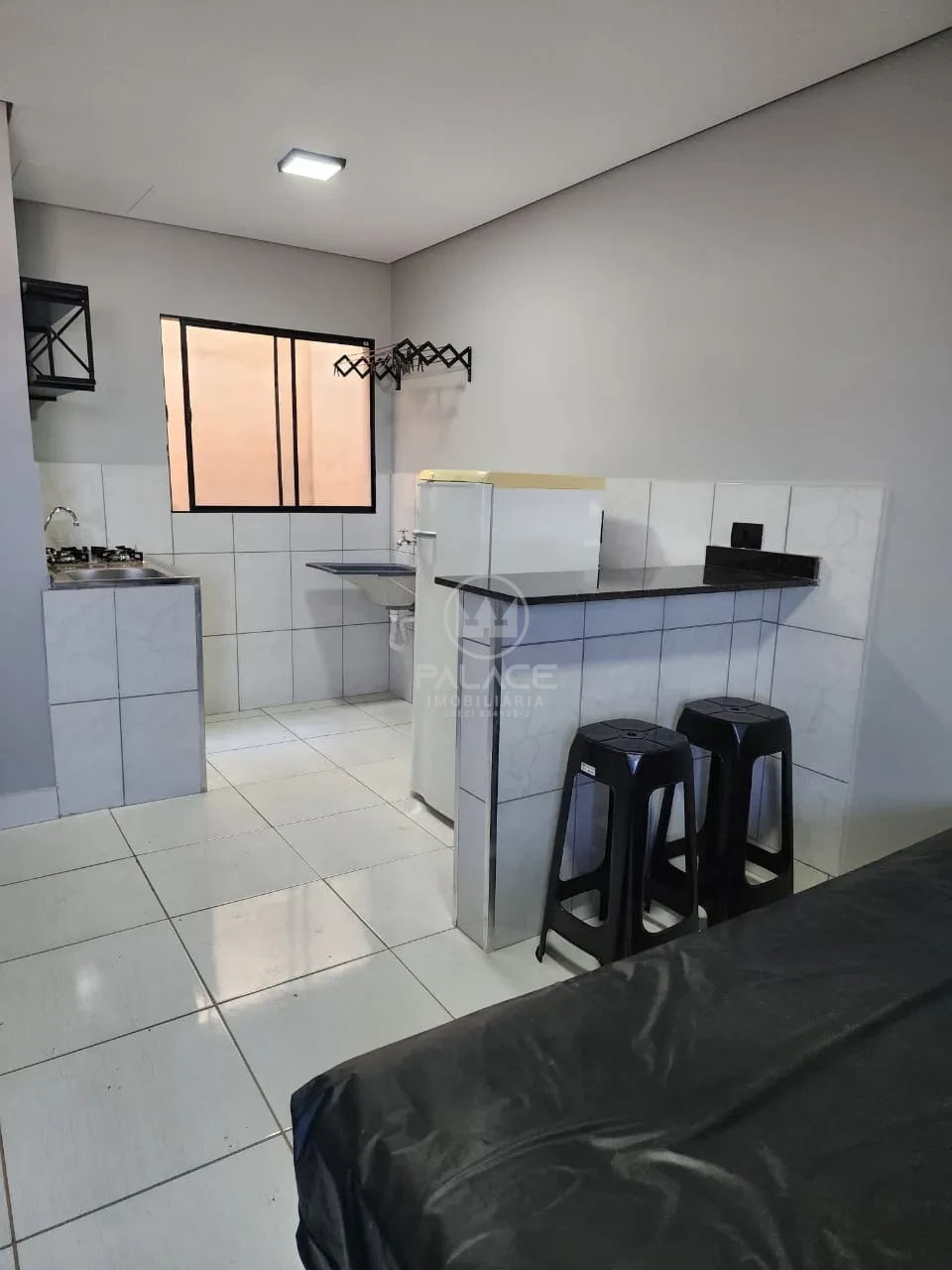 KITNET LOCALIZADA NO AGUA BRANCA PARA LOCAÇÃO