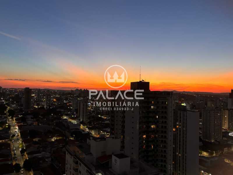 Apartamento : Padrão / Residencial / Alto