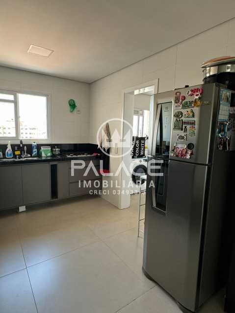 Apartamento : Padrão / Residencial / Alto