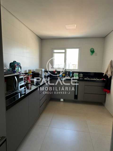Apartamento : Padrão / Residencial / Alto