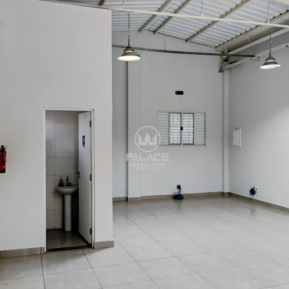 Barracão disponivel para locação