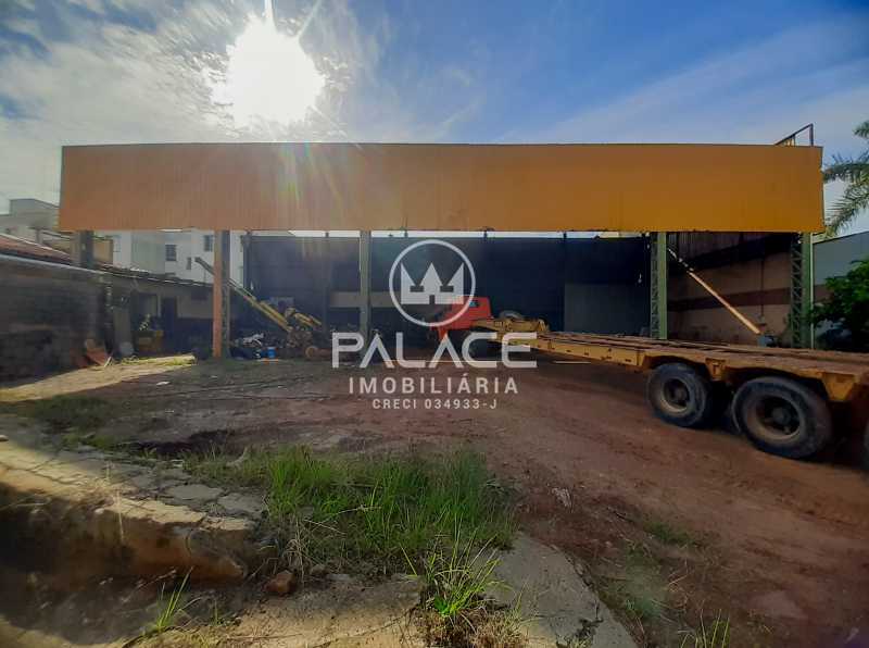 Imagens do imóveis Barracão :  / Comercial / Nova América