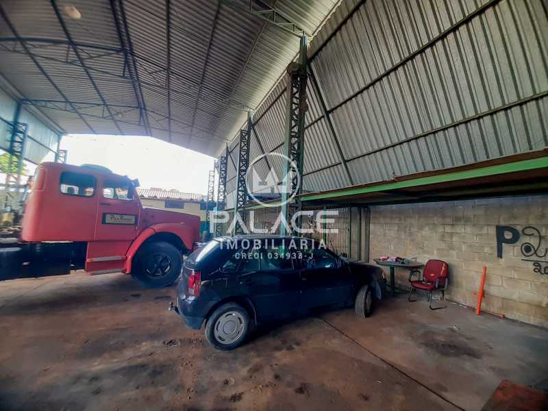 Imagens do imóveis Barracão :  / Comercial / Nova América