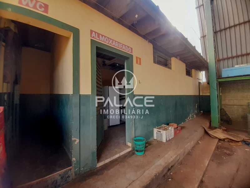 Imagens do imóveis Barracão :  / Comercial / Nova América