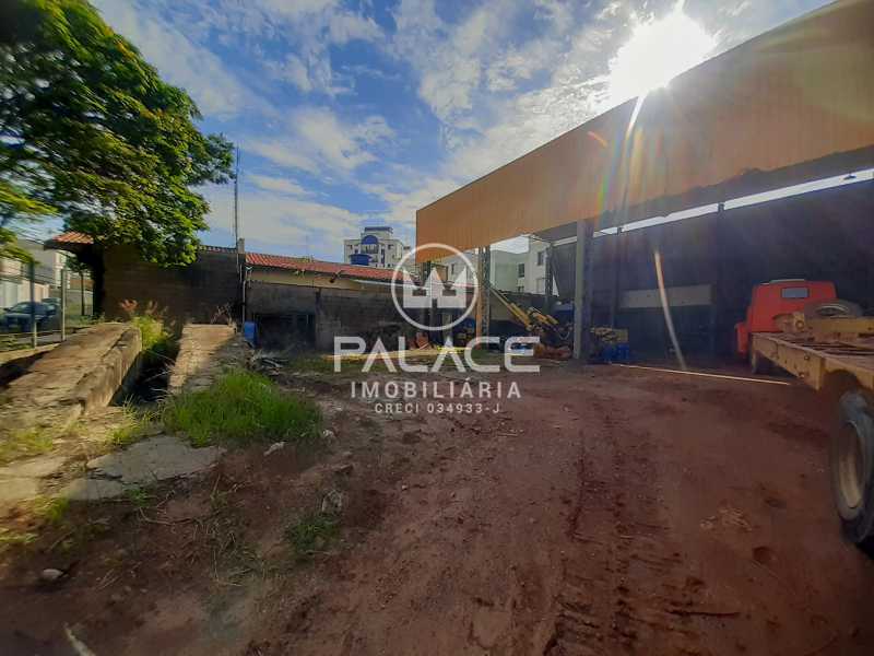 Imagens do imóveis Barracão :  / Comercial / Nova América