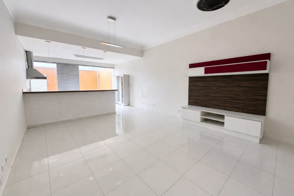 CASA PARA LOCAÇÃO / 3 QUARTOS/ CASTELINHO