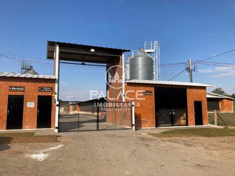 Imagens do imóveis fazenda à venda em zona rural, conchas 60500m²