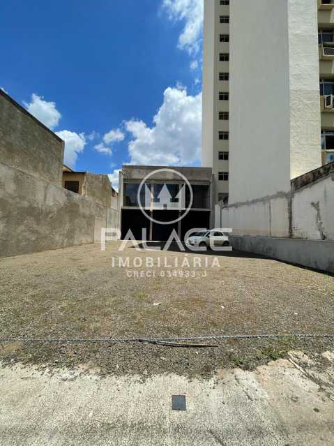 Imagens do imóveis Barracão :  / Comercial / Centro (Ártemis)