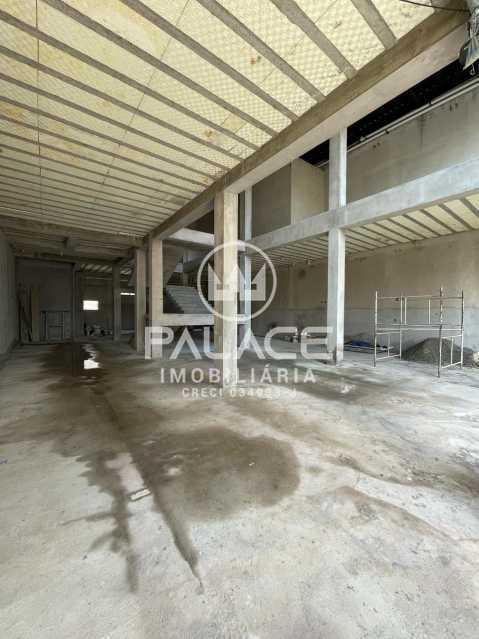 Imagens do imóveis Barracão :  / Comercial / Centro (Ártemis)