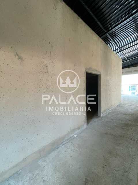 Imagens do imóveis Barracão :  / Comercial / Centro (Ártemis)