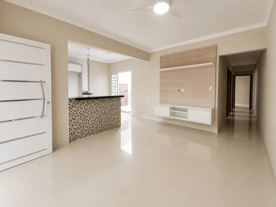CASA PARA LOCAÇÃO / 3 QUARTOS / AGUA BRANCA