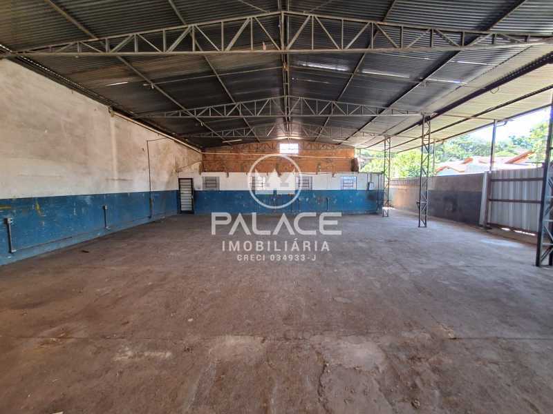 Imagens do imóveis Barracão :  / Comercial / Piracicamirim