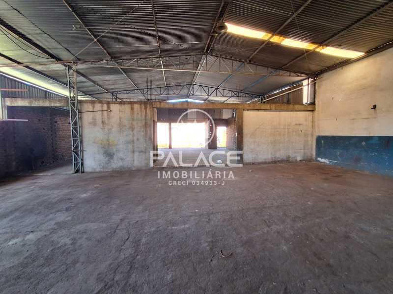 Imagens do imóveis Barracão :  / Comercial / Piracicamirim