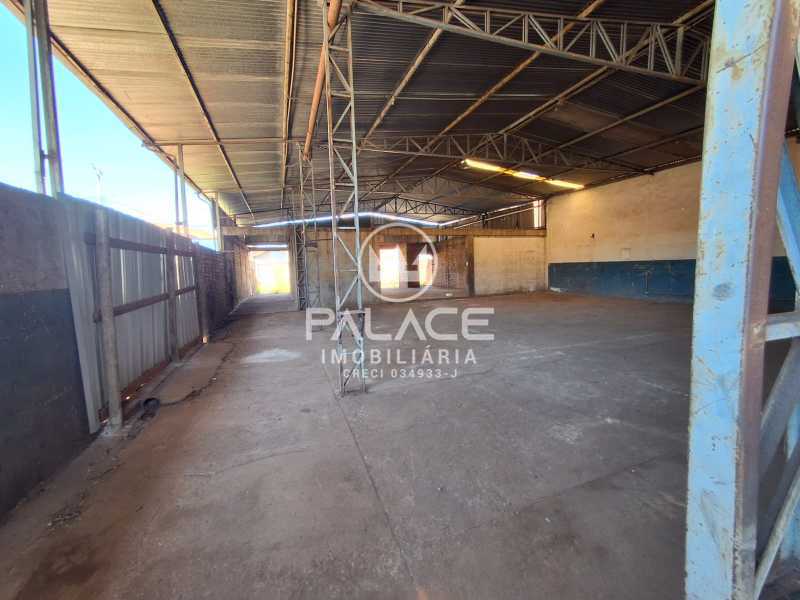 Imagens do imóveis Barracão :  / Comercial / Piracicamirim