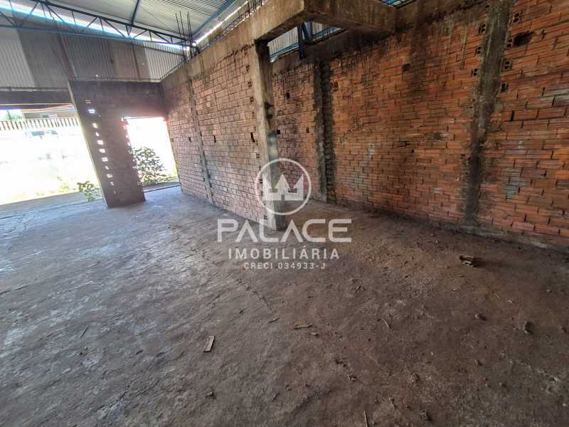 Imagens do imóveis Barracão :  / Comercial / Piracicamirim