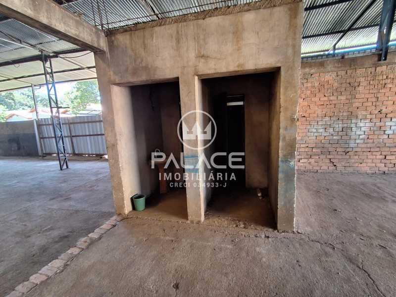 Imagens do imóveis Barracão :  / Comercial / Piracicamirim