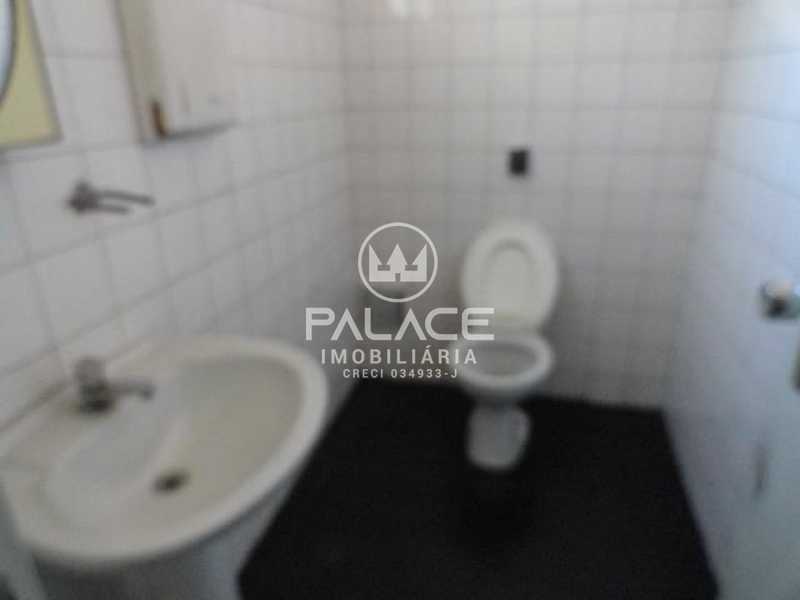 Imagens do imóveis Barracão :  / Comercial / Castelinho