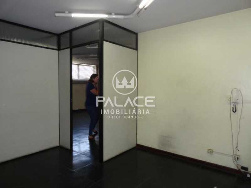 Imagens do imóveis Barracão :  / Comercial / Castelinho