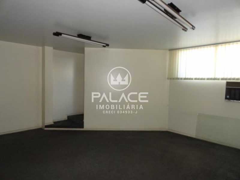 Imagens do imóveis Barracão :  / Comercial / Castelinho